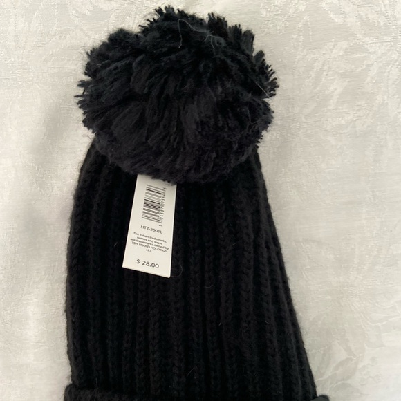 NWT Tahari Knit Pom-Pom Hat - Picture 3 of 4